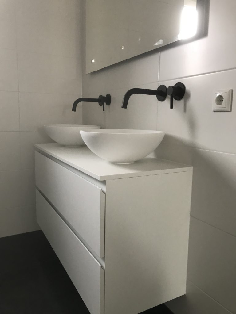 Badkamer Inbouwkranen Waskommen sanitair tegelwerk Hongaarse punt - Home Repair - Timmerwerk en onderhoud 01