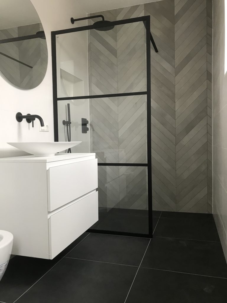 Badkamer Inbouwkranen Waskommen sanitair tegelwerk Hongaarse punt - Home Repair - Timmerwerk en onderhoud 02